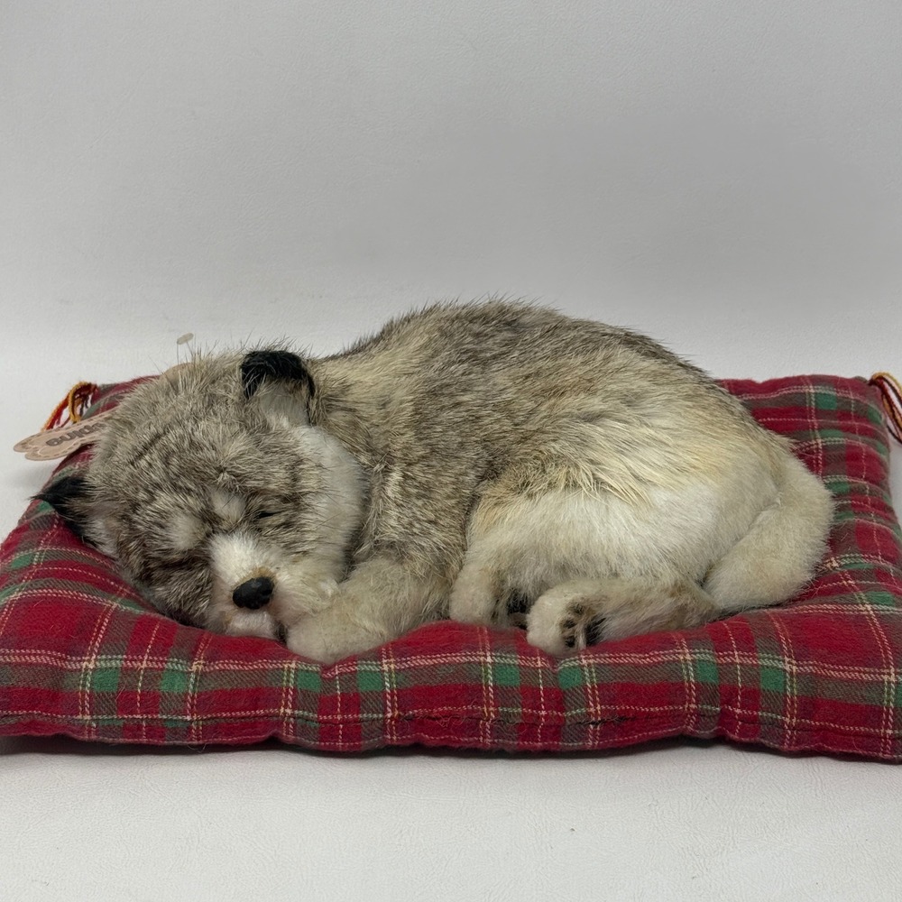 Westminster Real Fur Sleeping Dog Figure Keeshound Husky Wolf 3142 Miniature